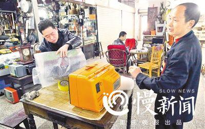 ▲孙建民以500元钱卖出去一台12吋的老电视