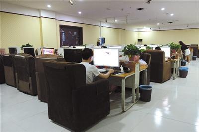河南郏县千机数据的办公室,如同一个大网吧。