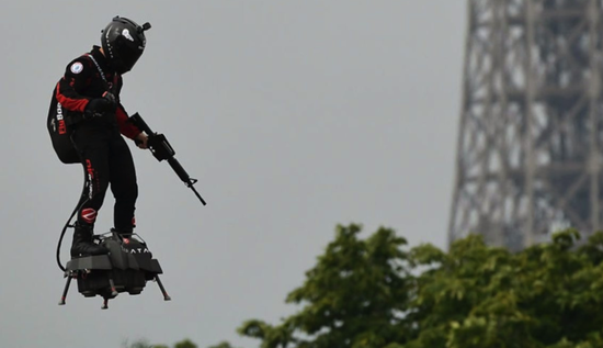 8秒上天 这个世界的“钢铁侠”越来越多了