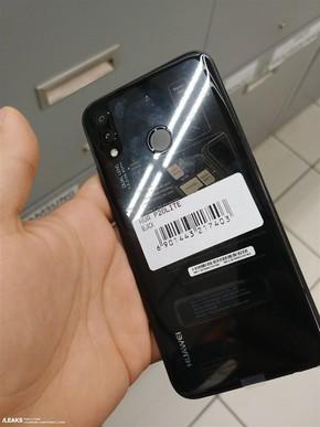 疑似华为nova 3e真机图曝光 颜值没谁了