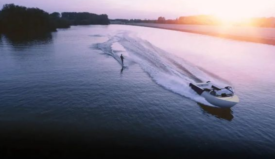 圖源: Arc Boats