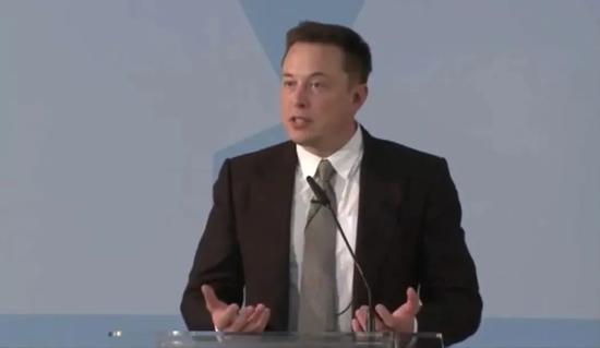 2015，马斯克在巴黎气候大会上演讲，图源特斯拉官网