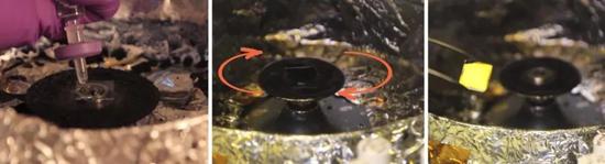 有机太阳能电池的制作过程可以和“摊煎饼”进行类比——在平底锅（玻璃基底）上倒入面糊（有机半导体材料的溶液），并将面糊（溶液）摊开，随着面糊中水分（溶剂）的挥发，逐渐形成了一张完整的煎饼（有机薄膜）。图片来源：http://solarmer.com/videos/（制图：小柒）