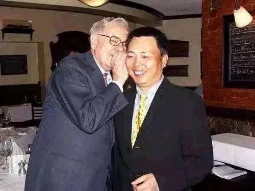 段永平参加巴菲特的慈善午宴