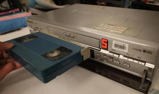 80年代出现的家用录像系统VHS