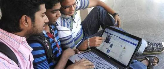 印度用户使用Facebook
