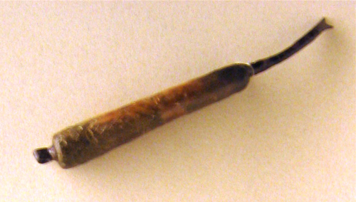 （公元前6-8世纪，哈尔施塔特文化，带骨柄的磨指甲刀）