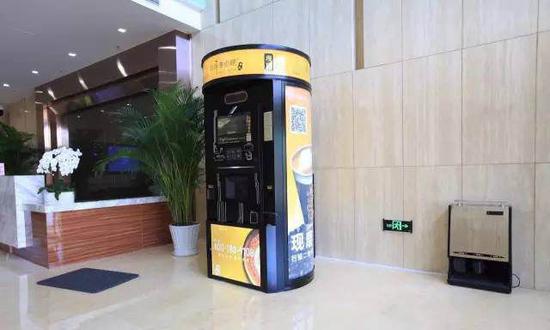 ▲图:市场上投放的其它品牌的自助咖啡机