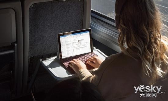 微软推出“廉价”款surface Go 售价2988元