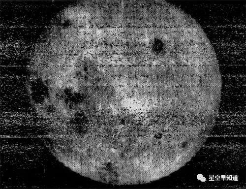 1959年，人类首次远远一窥月球背面的模样。图像由苏联“月球3号”拍摄 来源：wiki