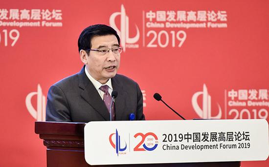 工信部部长苗圩在“中国发展高层论坛2019年会”上发言。