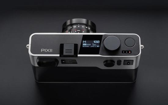 Pixii数码旁轴相机机身顶部