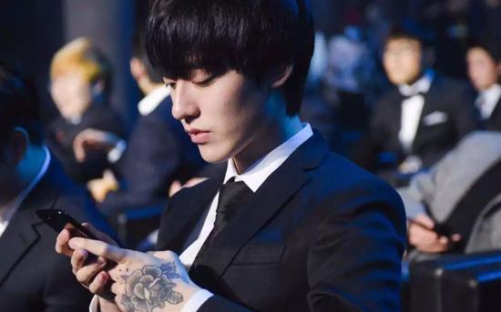 电竞菜是原罪还是用爱发电 粉丝决定选手命