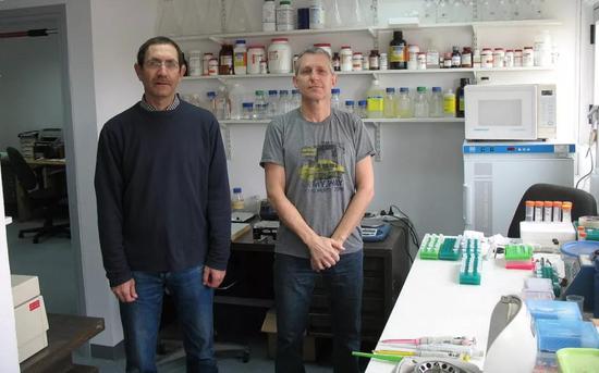 AEBI公司的CEO Ilan Morad(右)与首席科学家Hanan Itzhaki(左)