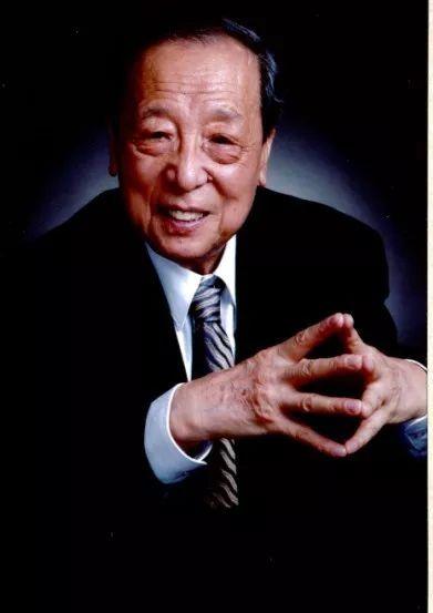 钱颖一被授予首批清华大学文科资深教授