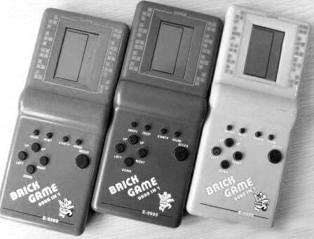 1980 年, 任天堂打造出了世界上第一台液晶屏幕游戏掌机Game&Watch,销量达到创纪录的4340 万台。如今,掌机已成为一种文化现象和符号。