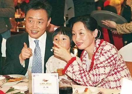 图：黄光裕一家