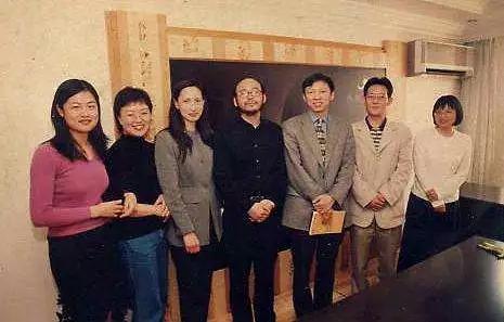 20世纪90年代的张朝阳(左数第五个)