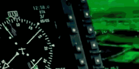 看我口型——“Going Down!”