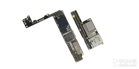 iPhone 8 Plus主板对比iPhone X主板