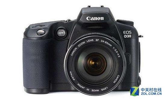 佳能D30是佳能第一台也是世界第一台采用CMOS的数码单反相机，CMOS时代由此开始