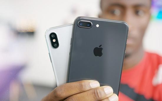 iPhone X重回玻璃机身材质，且强化了玻璃面板的硬度