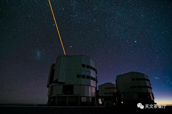 甚大望远镜（来源： ESO）
