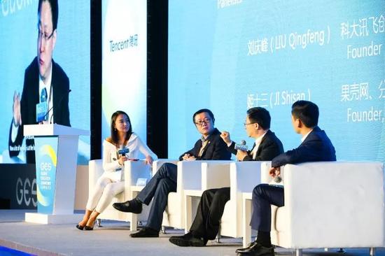 左起:姬少亭、刘慈欣、姬十三、刘庆峰