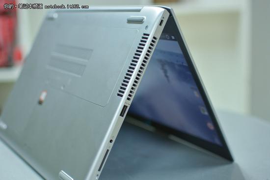 ▲机身右侧接口:笔记本锁扣、散热出风口、USB 3.0接口、耳机接口、SD卡插槽
