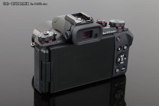 ▲佳能PowerShot G1 X Mark III 机身背面