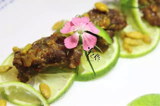 朋友圈花样晒高端美食 其实只要一碗拉面就行