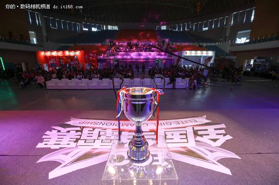 年会拍摄:2018新年已到如何拍好自己公司的年会