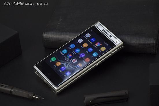 三星W2018评测 十年匠心创新浓缩于掌间|三星