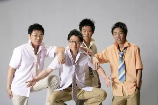 图：四人当年的合照，右一为茅侃侃