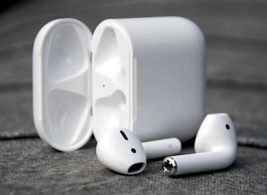 苹果耳机AirPod需求量大:明年出货可达2800万套(图片来自于谷歌)