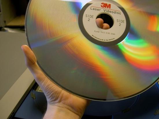 直径巨大的LD碟片