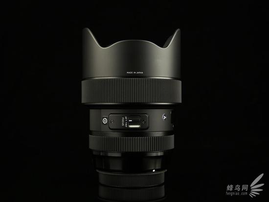 适马14-24mm f/2.8 HSM Art左侧面