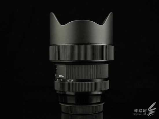 适马14-24mm f/2.8 HSM Art右侧面