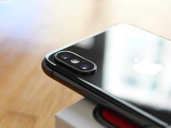 iPhone的摄像头凸出体积越来越大,图为iPhone X