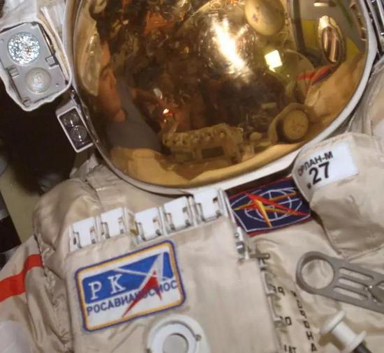 俄罗斯星辰科学研究所研发的奥兰宇航服