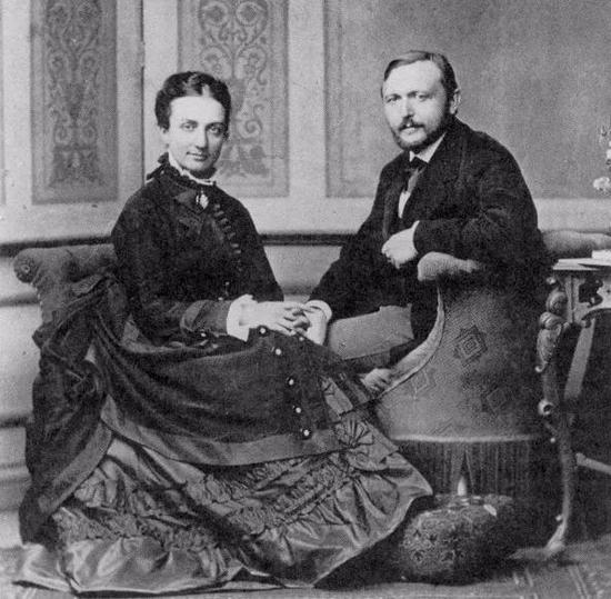 理查德·冯·克拉夫特-埃宾和他的妻子Marie-Louise。图源：Discover Magazine