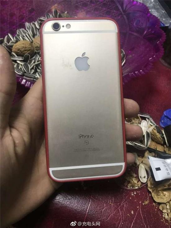 双电池手机:网友将苹果iPhone6s暴改为双电池:4000mAh续航翻倍