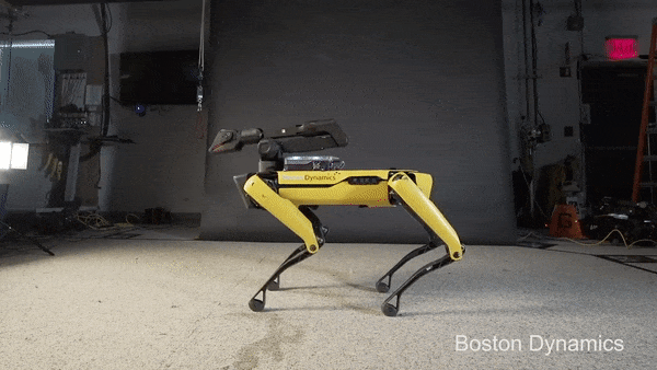 波士顿动力又秀:机器狗玩“抖音” 步伐风骚姿态妖娆