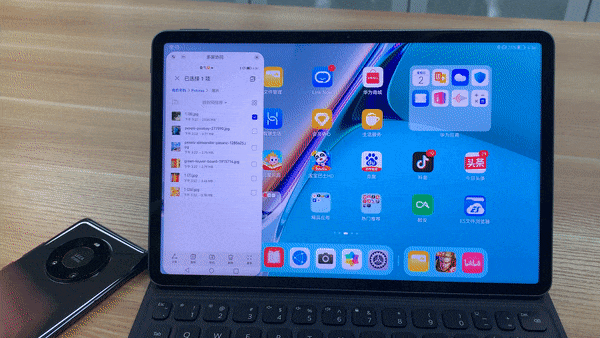 在镜像模式下画面就会同步到华为mate pad 11上,此时利用平板电脑的