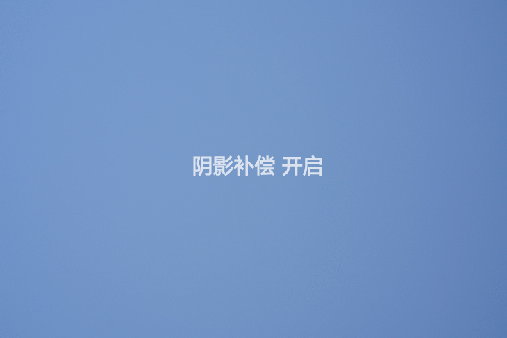 数码相机 ></p></a> 精品评测 > 正文      暗角:   作为一支定焦头,暗角失光