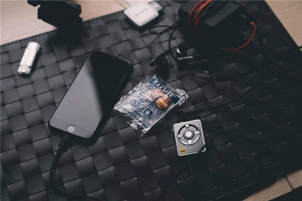 新试试:苹果iPhone掉电太快?关闭这4个功能试试 1.关闭“后台应用新”