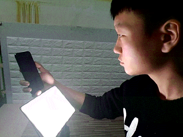 iPhone X强光解锁测试
