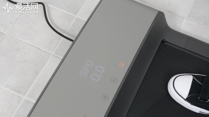 A����ǰ�߼��٣������߼���GIF