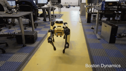 去年2月,Spot学会了用“嘴”开门。