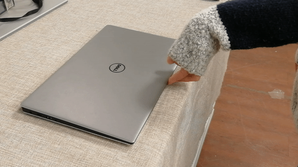 戴尔XPS 13单手桌面开合